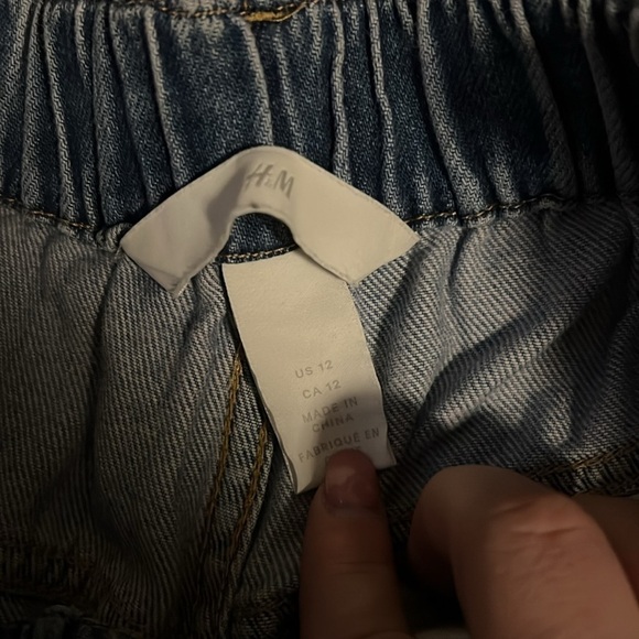 H&M Denim Blue Women's Shorts - Picture 2 of 3